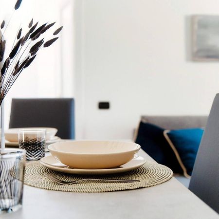 Shades Of Lake - Blue Apartment Комо Екстер'єр фото