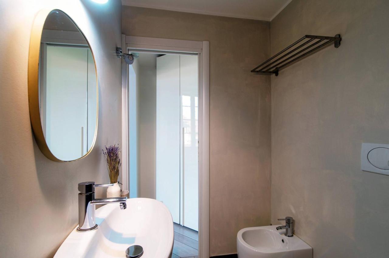 Shades Of Lake - Blue Apartment Комо Екстер'єр фото