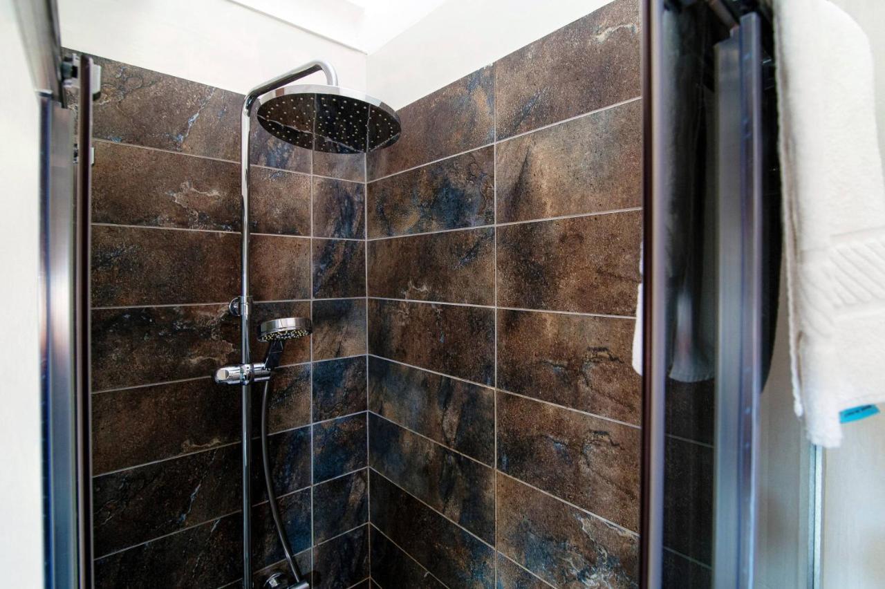 Shades Of Lake - Blue Apartment Комо Екстер'єр фото